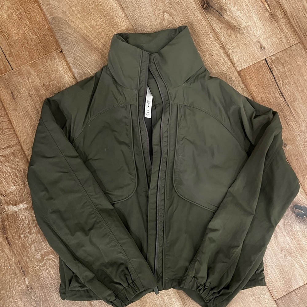 *GREAT CONDITION* Lululemon Effortless Jacket